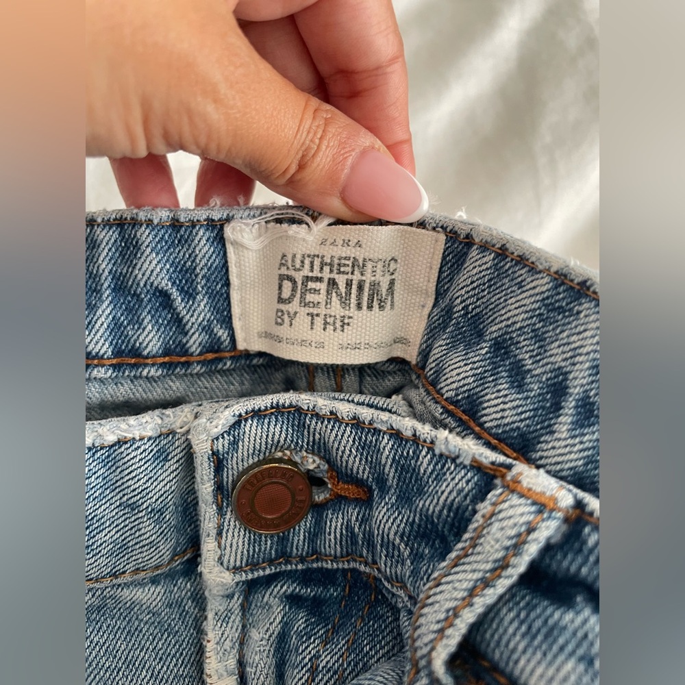 ZARA Original Blue High Waisted Straight Legged Jeans - Picture 5 of 5